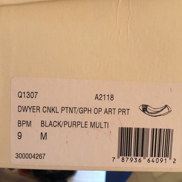 Coach Dwyer crinkle patent leather black ballet flats 9 - Picture 7 of 10